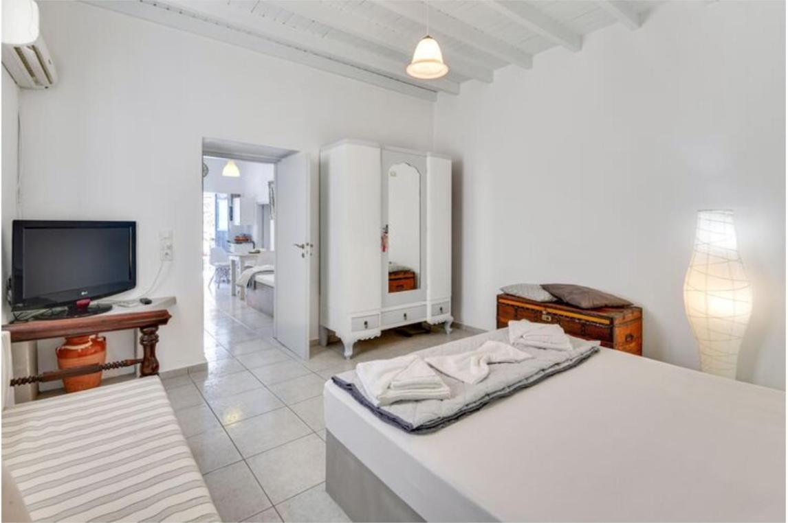 Traditional Cycladic House Tripiti Exterior photo